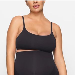 NWT SKIMS MATERNITY FITS EVERYBODY PUMPING SCOOP BRALETTE ONYX S